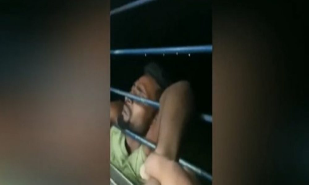 Thief kept hanging from train window for 10 KM as passengers grab him by arms…VIDEO is viral