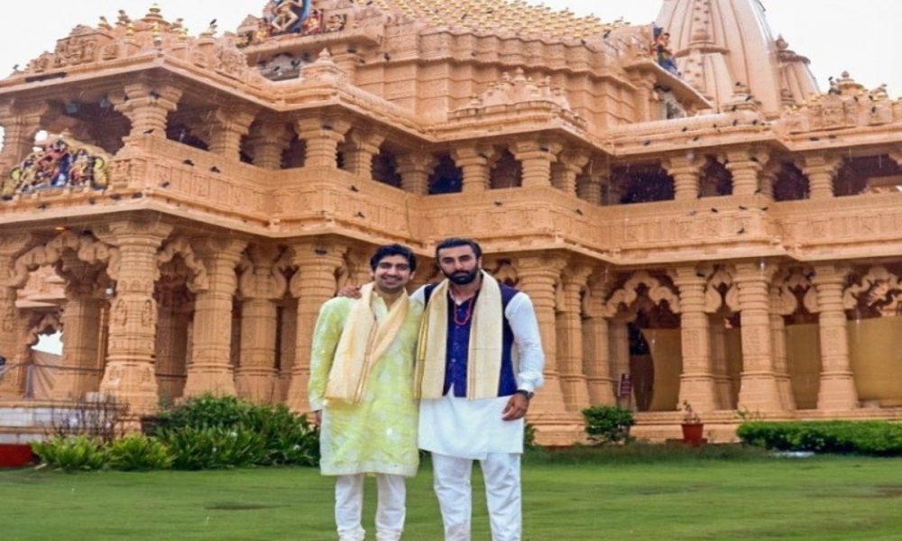 Ayan Mukerji poses with Ranbir Kapoor at Somnath Temple