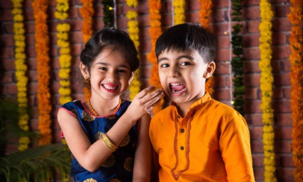 Bhai Dooj 2022: Don’t overspend, celebrate festival with these gifts & timeless moments