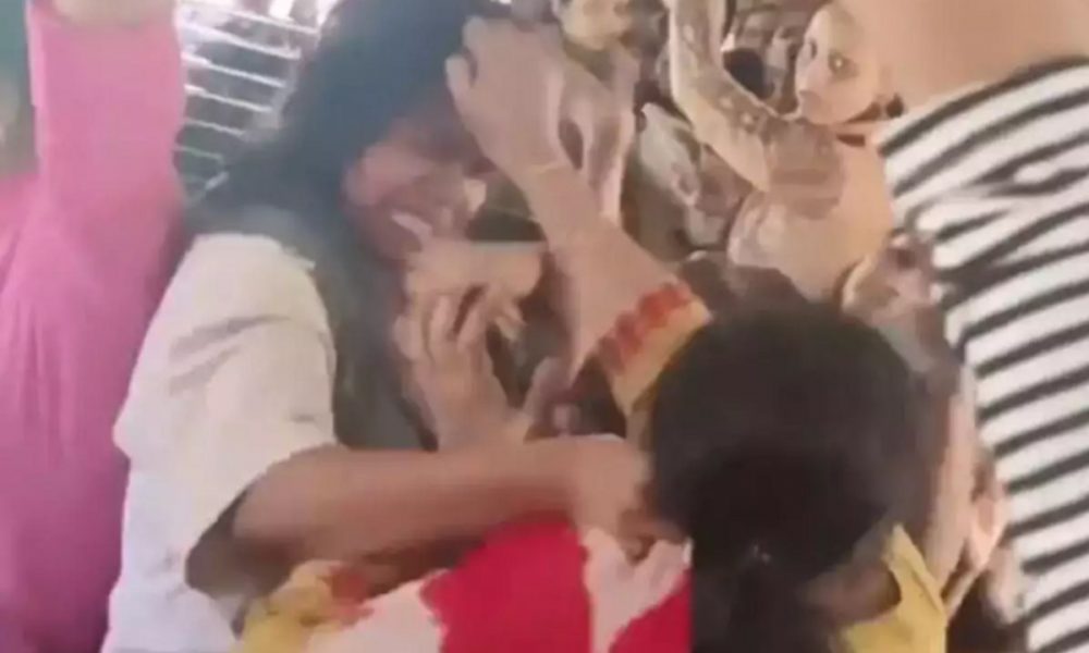 Big brawl in Mumbai local train: 3 women pull hairs, slap each other; VIDEO among ‘most watched’