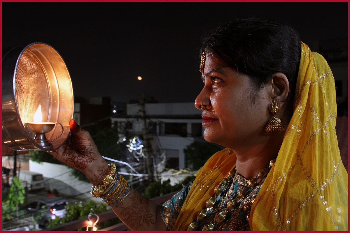Karwa Chauth 2022: When should married women fast on October 13th or October 14th? Date, Tithi and Muhurat