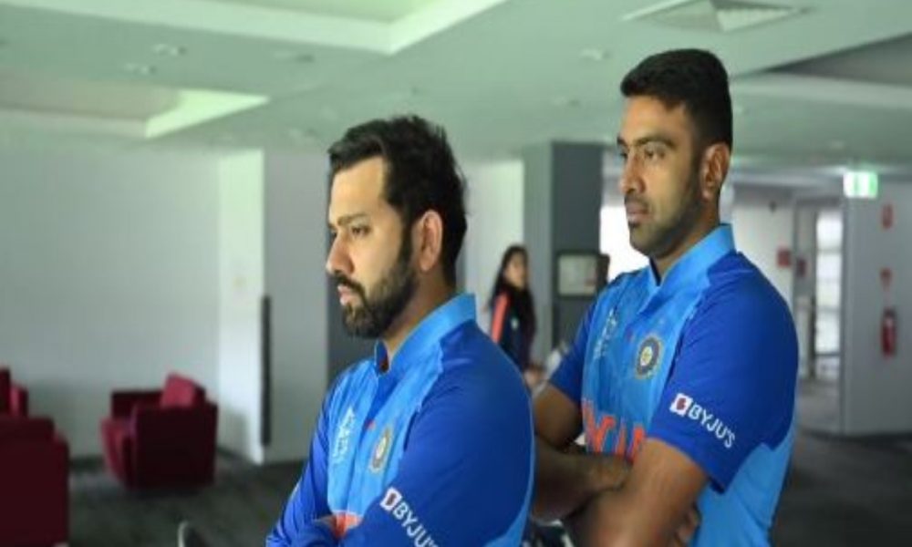 Ashwin photobombs Rohit Sharma during team’s pre-T20 World Cup photoshoot (VIDEO)