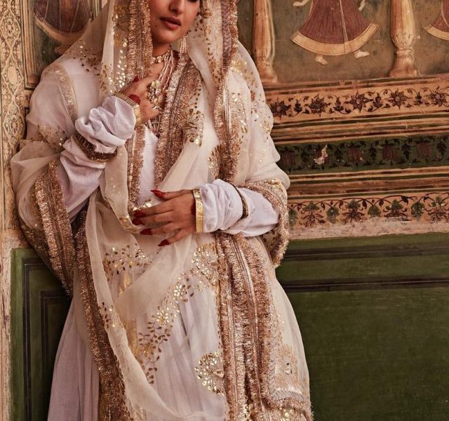 Regal and vintage vibes: Sonakshi Sinha