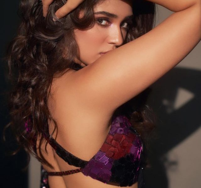 Sensual and curvy: Kriti Shetty