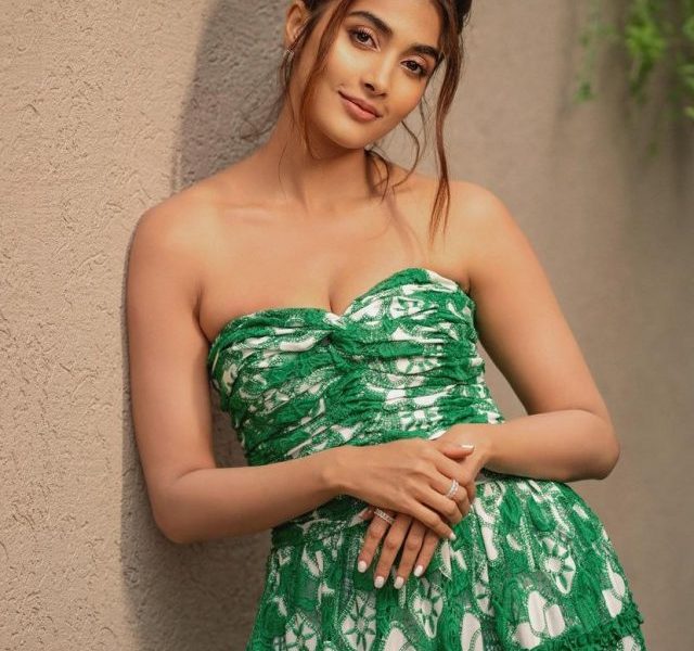 Sneak peek into Pooja Hegde’s closet !