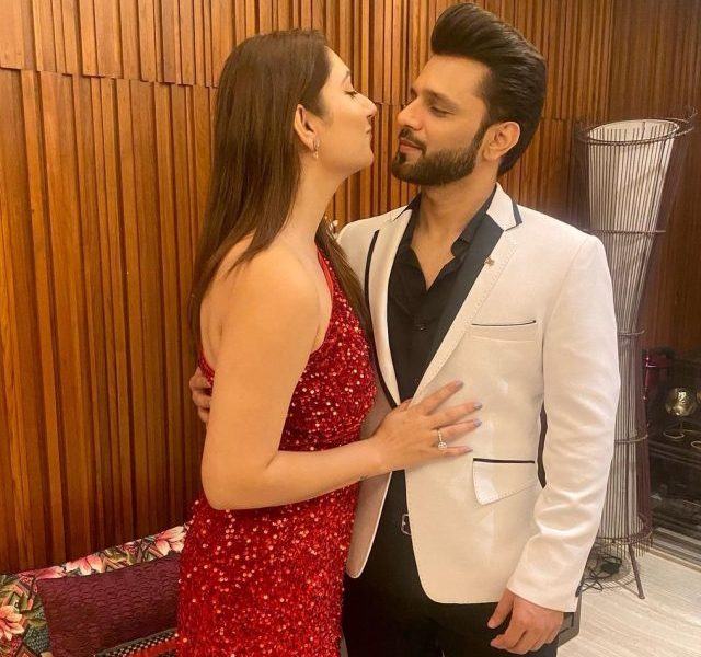 Disha Parmar serves couple goals as she poses with hubby Rahul Vaidya