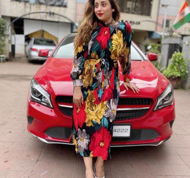 Gangster in Bihar actress Rani Chatterjee poses in multi colour dress