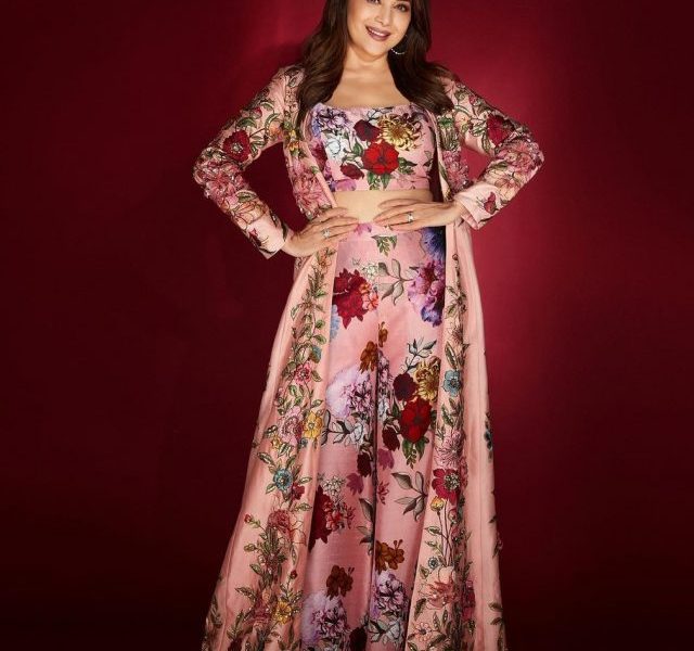 Madhuri Dixit back with her glamorous avatar