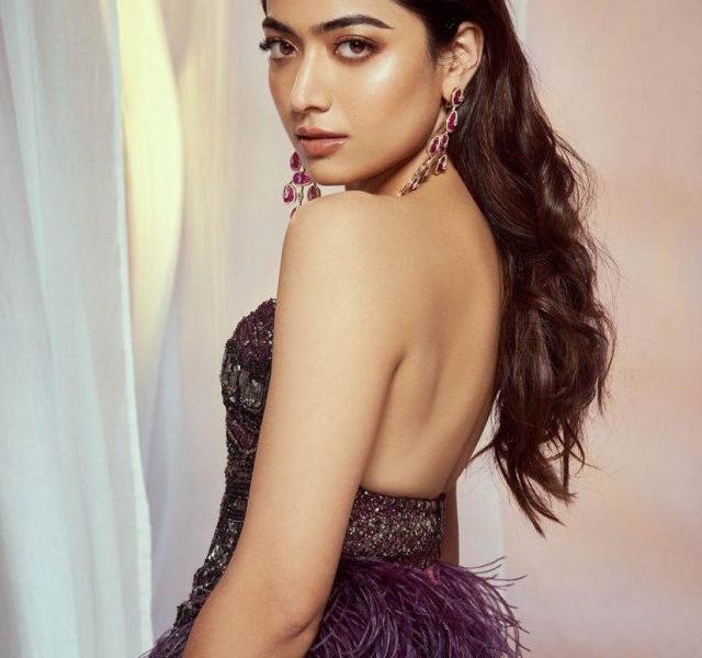Saami Saami babe: Rashmika Mandanna