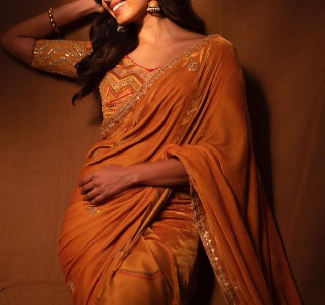 A simple saree and a lovely grin: Malavika Mohanan