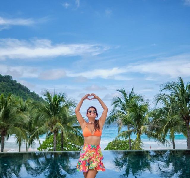 Chetna Pande is giving us beach holiday inspirations with her spicy pictures