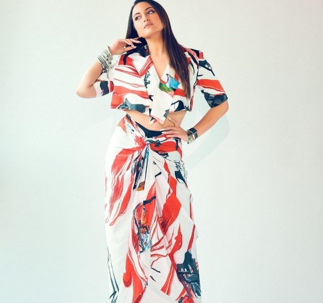 Asli Sona ‘Sonakshi Sinha’ dons multicolored co-rd set