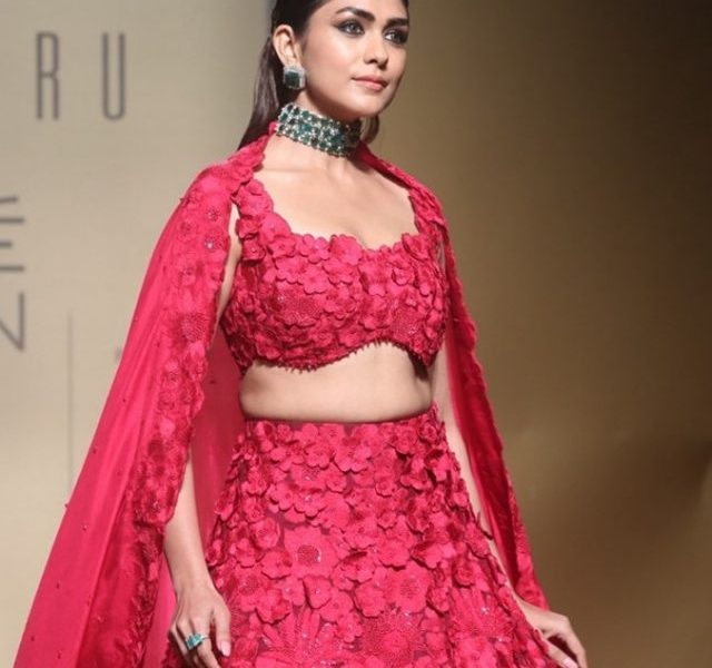 Karwa Chauth 2022: Mrunal Thakur Shines In Red Floral Lehenga