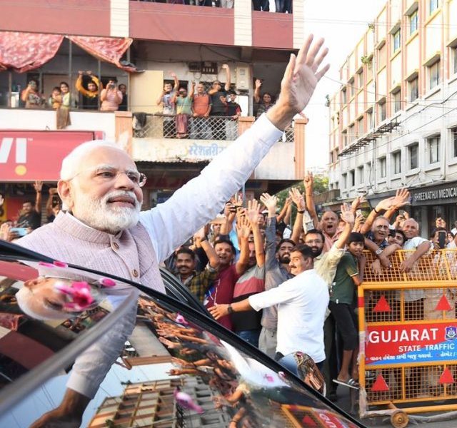 Jamnagar’s Josh knows no bounds as it welcomes PM Modi!