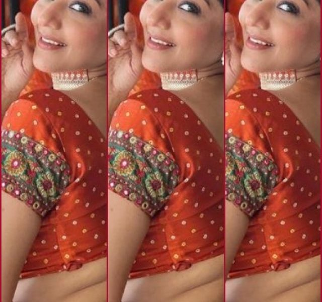 Hotness Overloaded! Monalisa celebrates ‘Shubho Saptami’ in orange saree