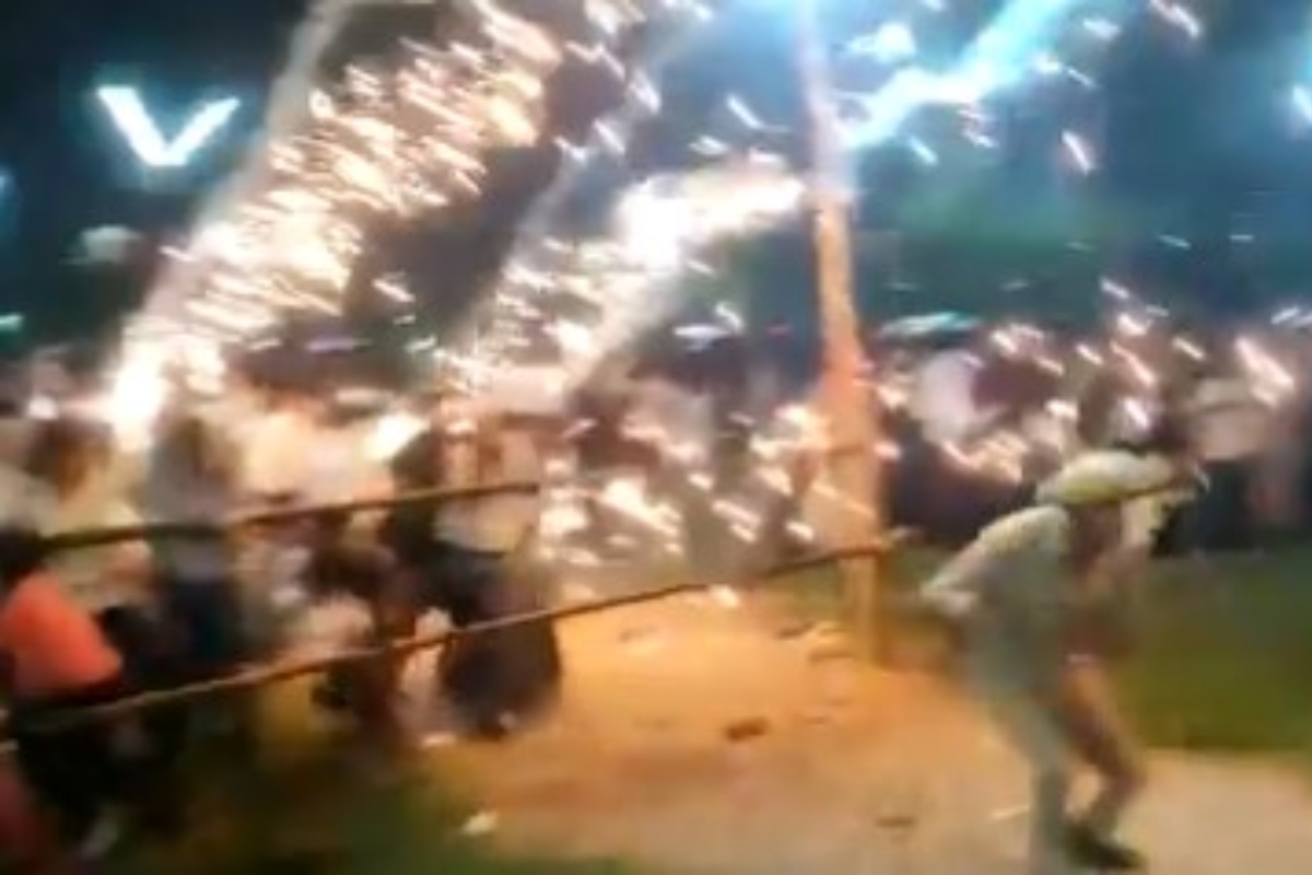 Muzaffarnagar: People try to set fire to Ravana effigy, it back-fired [VIDEO]