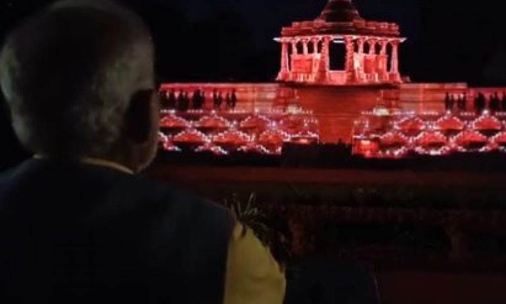 Modhera: PM Modi observes 3D projection light show at Surya Mandir [WATCH]