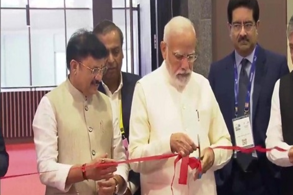 PM Modi launches 5G services at 6th India Mobile Congress