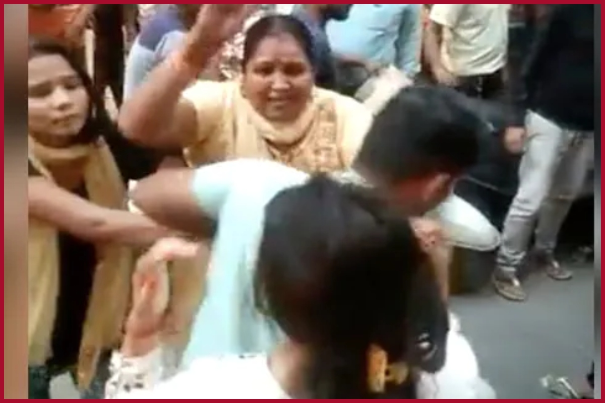 WATCH: Wife catches husband red-handed shopping with another woman on Karwa Chauth, thrashes both; video goes viral