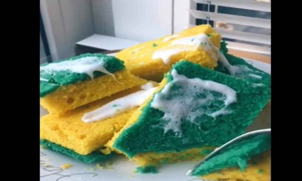 Have you ever seen Scotch Bright Cake? If not, here’s it for you: Watch