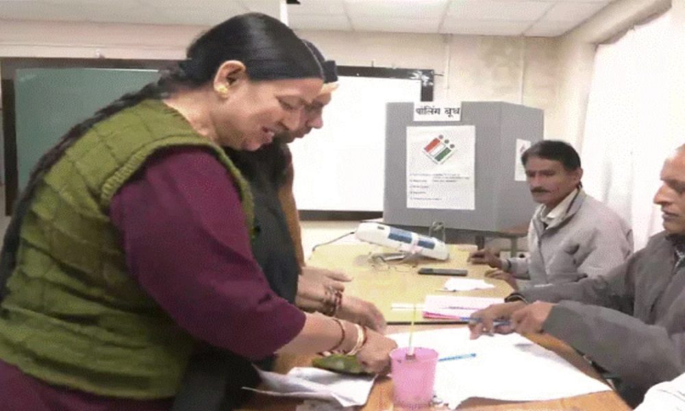 Himachal Assembly polls: Political fate of 412 candidates to be sealed today
