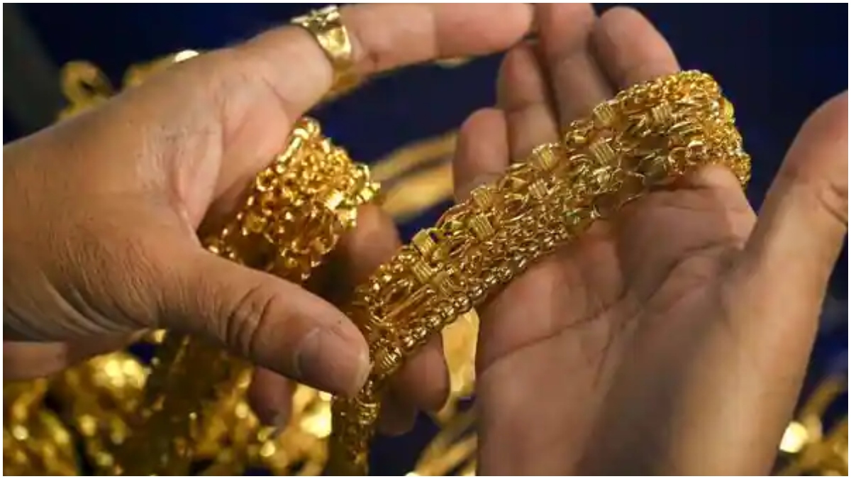 Gold Rate in India Today, March 21: Price of gold declines by Rs 500, silver slumps Rs 1; check rates here