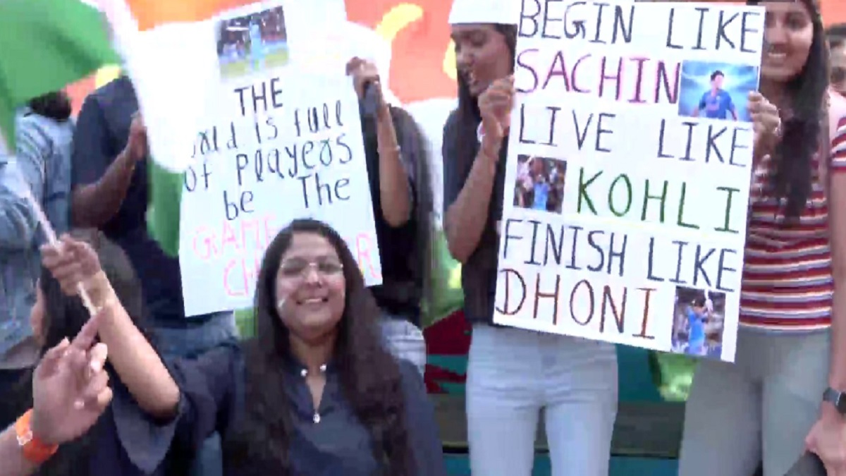 ‘Begin like Sachin, finish like MSD’: Cricket fans cheer for Team India in Adelaide (VIDEO)