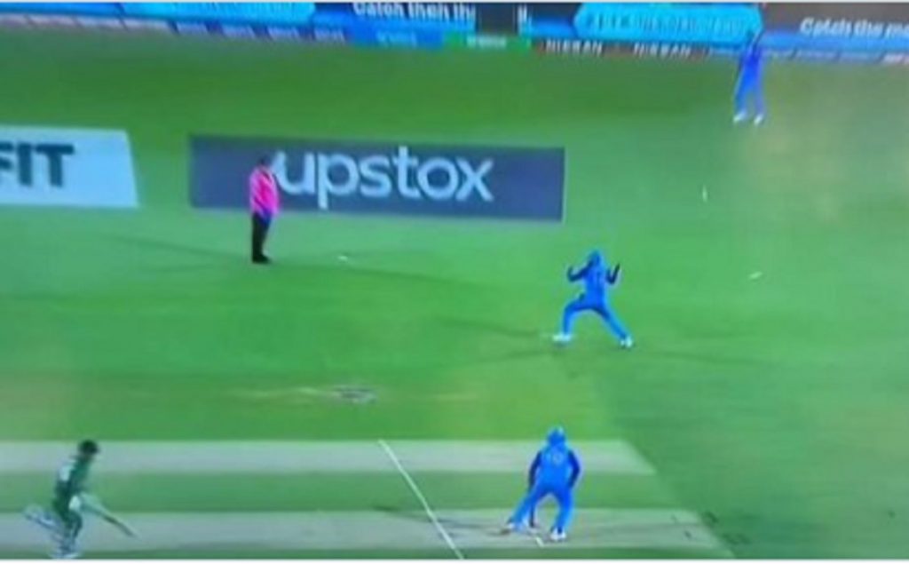 Kohli - 'fake fielding'