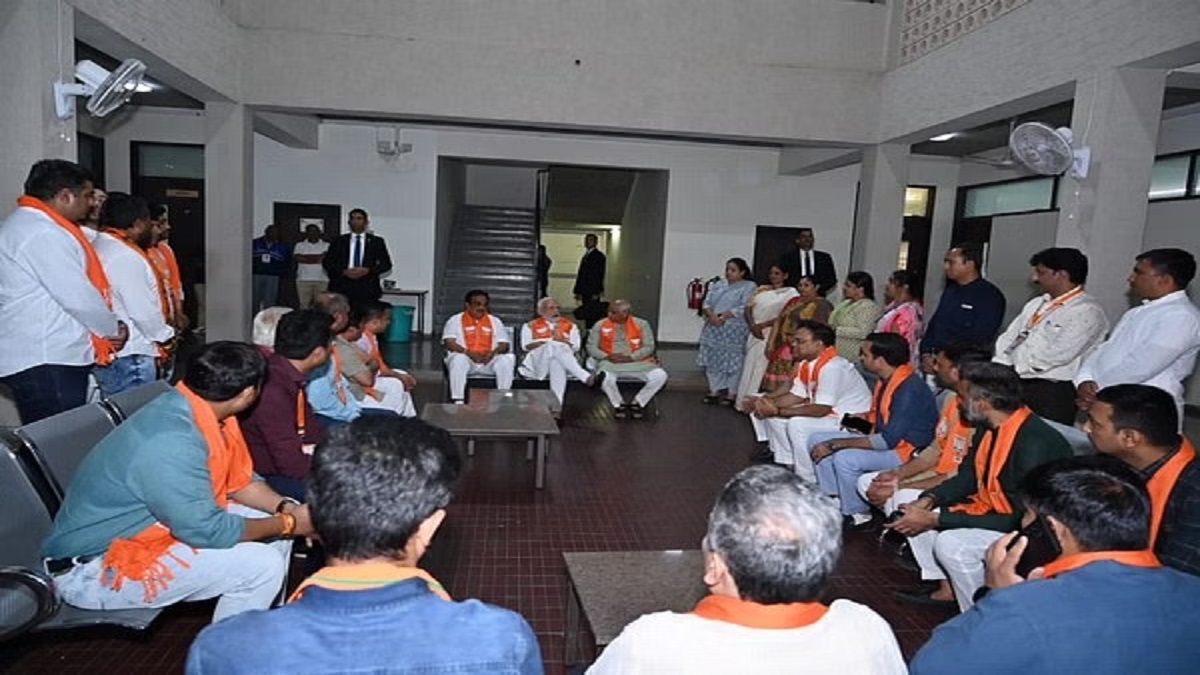 Gujarat: PM Modi makes surprise visit to ‘Kamalam’; enjoys light chat, recalls association with party