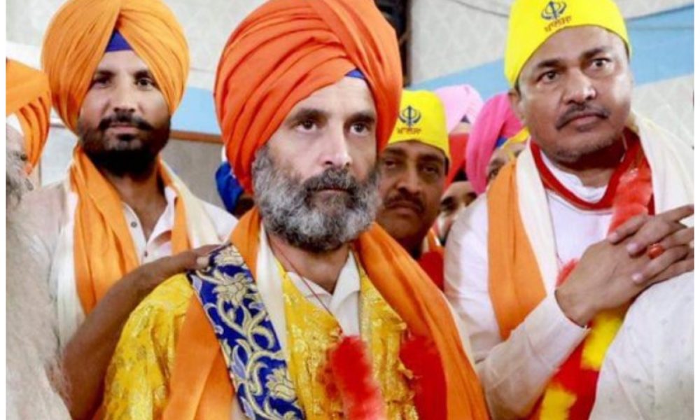 Rahul Gandhi wears turban to offer prayer at Gurudwara; Twitter abuzz with funny messages