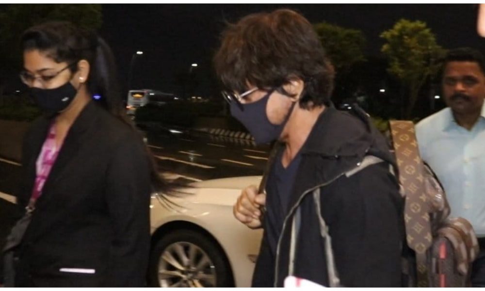 Shah Rukh Khan stopped at Mumbai airport for 1 hour, quizzed about customs duty: Reports