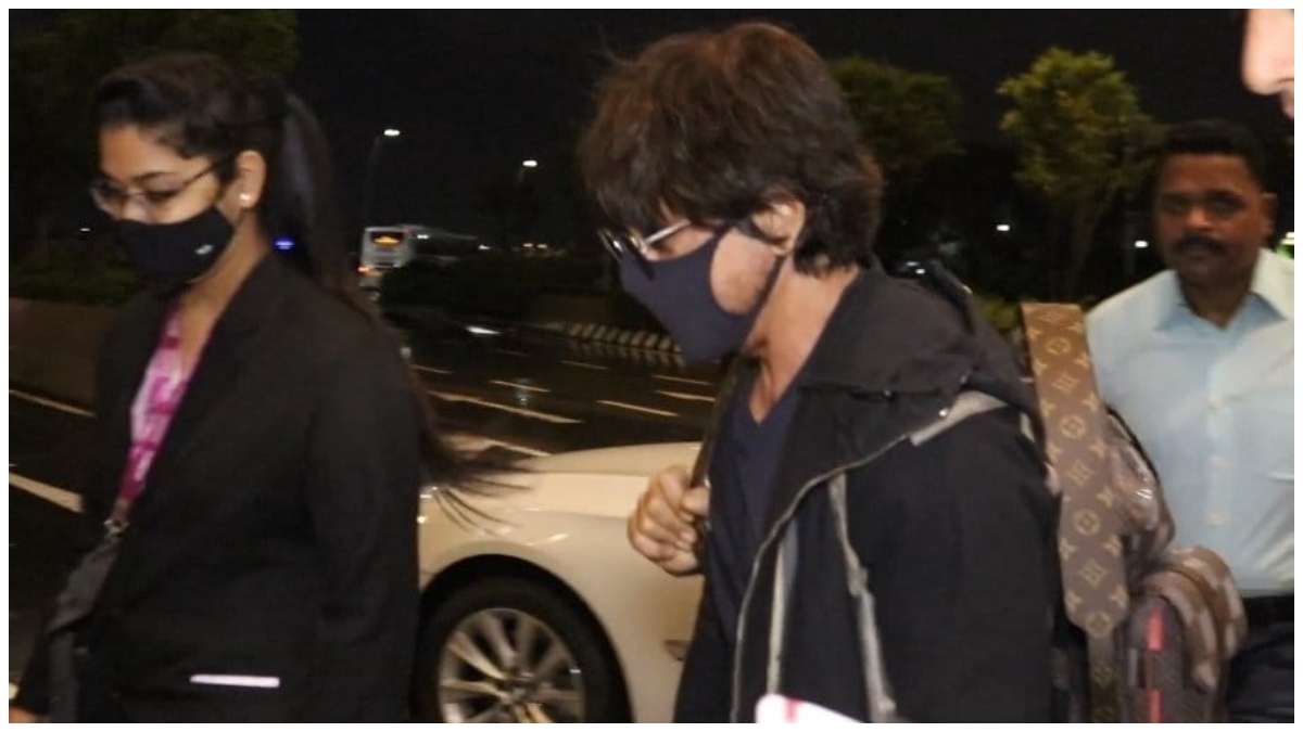 Shah Rukh Khan stopped at Mumbai airport for 1 hour, quizzed about customs  duty: Reports