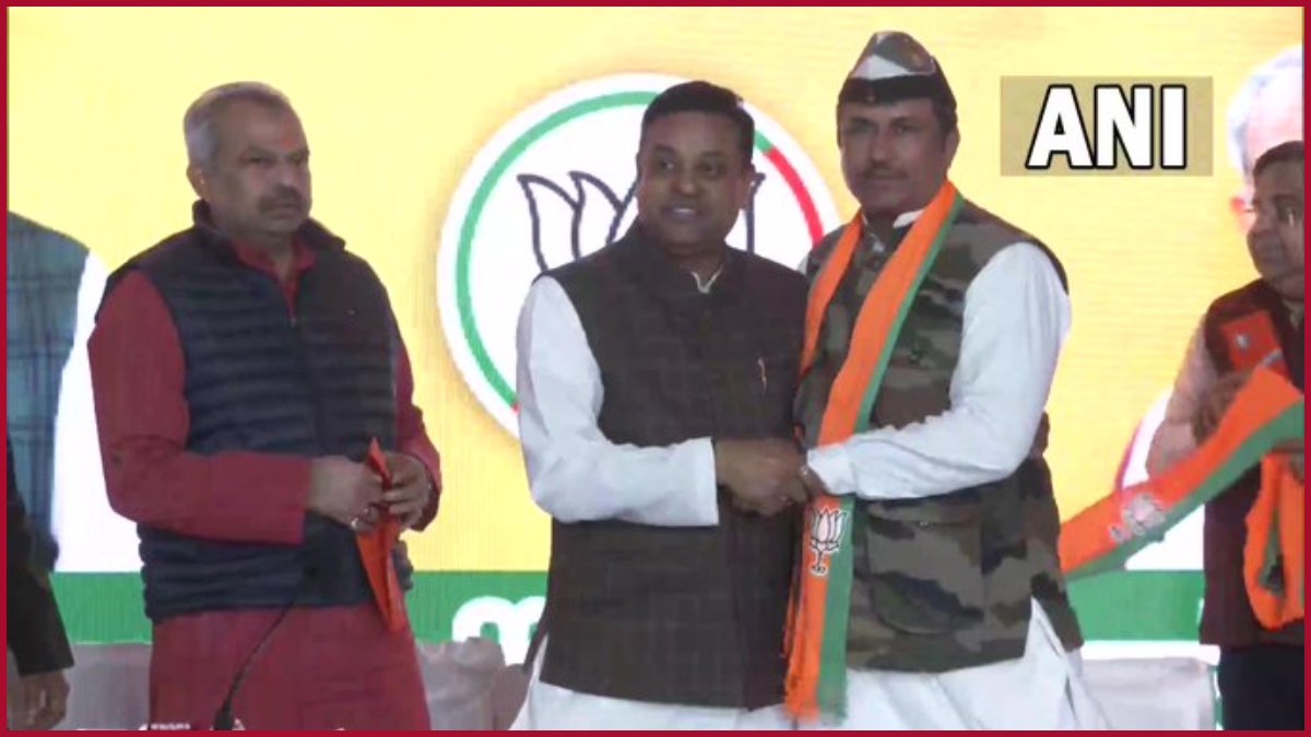 Delhi: Former AAP MLA Commando Surender Singh joins BJP