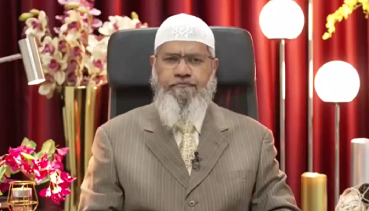 Amid row over Zakir Naik’s visit to Qatar, his old VIDEO terming football ‘haram’ goes viral