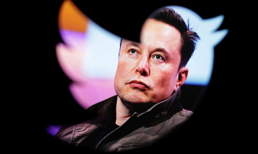 “Complaint Hotline Operator”: Elon Musk changes DP, bio hours after announcing USD $8 charge for blue subscription