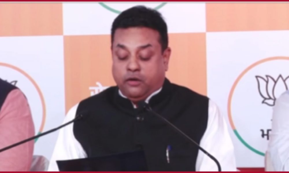 AAP EXPOSED: Ahead of MCD Polls, BJP releases new sting video on MLA Mukesh Goel, accuses him of accepting grafts
