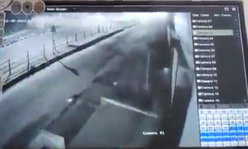 CCTV footage of Rishabh Pant’s Mercedes car crash & his rescue by locals (VIDEO)
