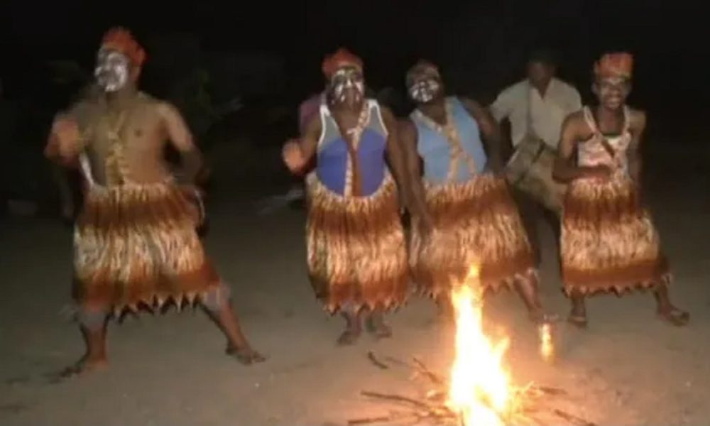 Gujarat’s ‘mini-African village’ get to vote on their own special tribal booth, for first time (VIDEO)