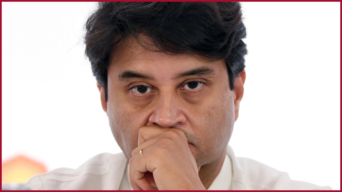 Union Minister Jyotiraditya Scinda tests positive for Covid-19, asks close contacts to take precautions and  to get checked