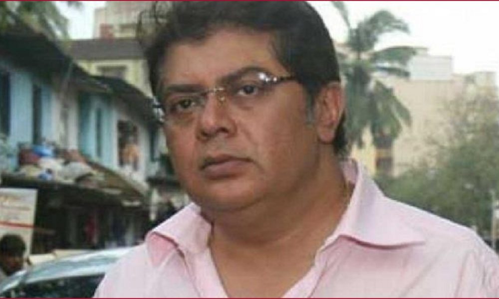 Filmmaker Nitin Manmohan suffers heart attack; admitted to hospital 