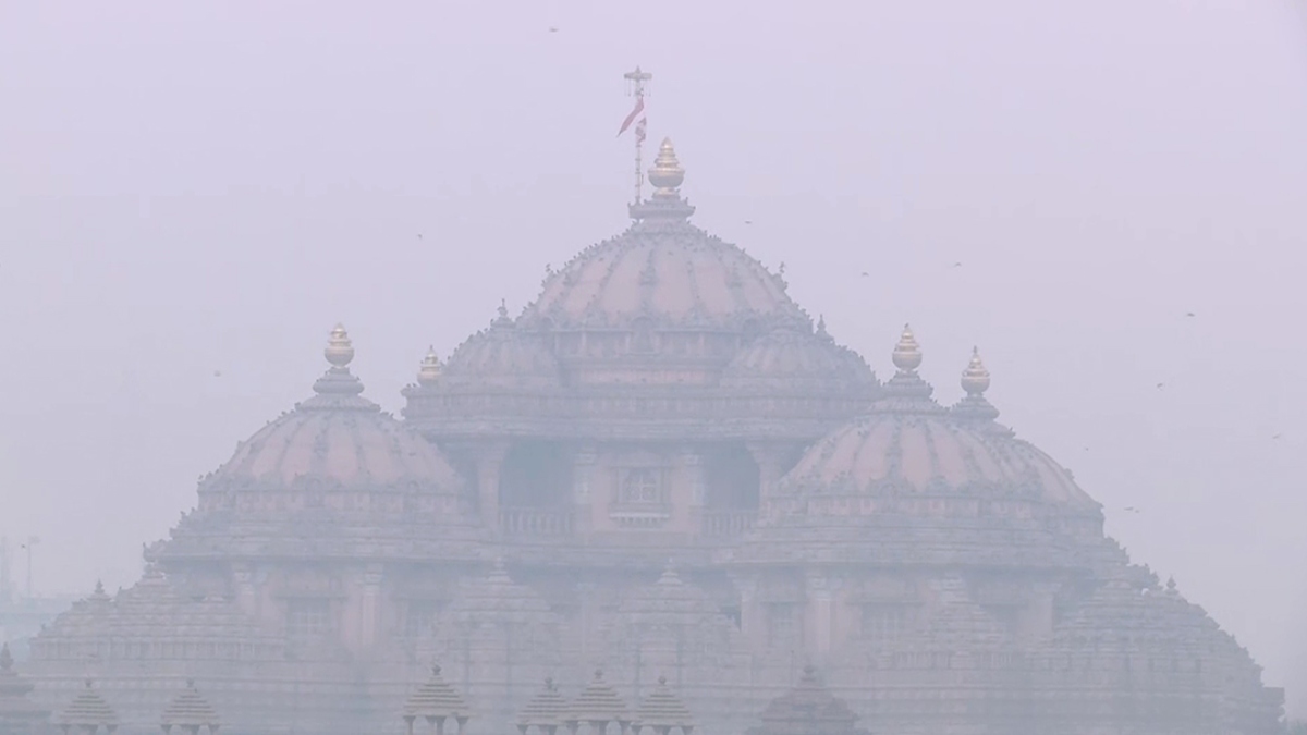 Delhi’s air quality remains ‘very poor’ for fifth day straight; AQI at 323