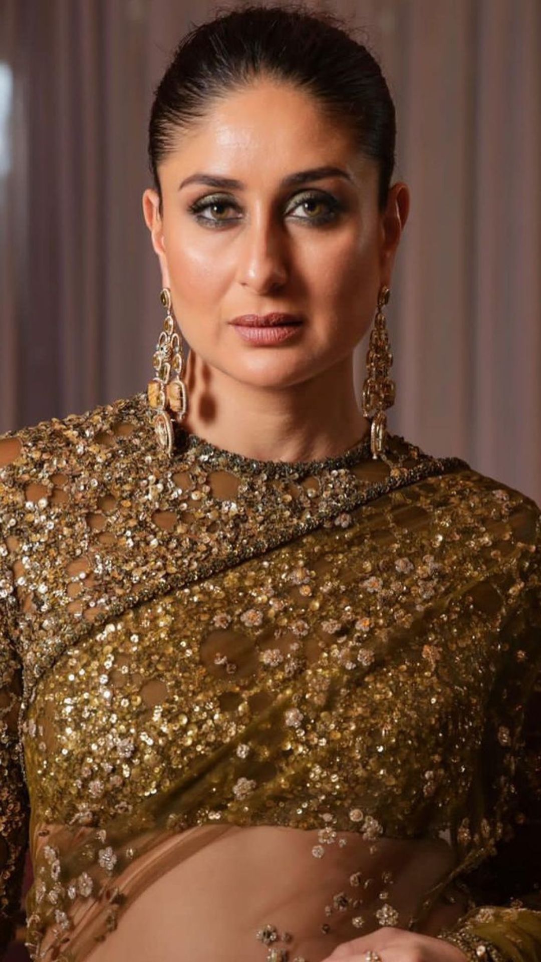 Gorgeous Sarees to steal from Kareena Kapoor Khan's closet | Times of India