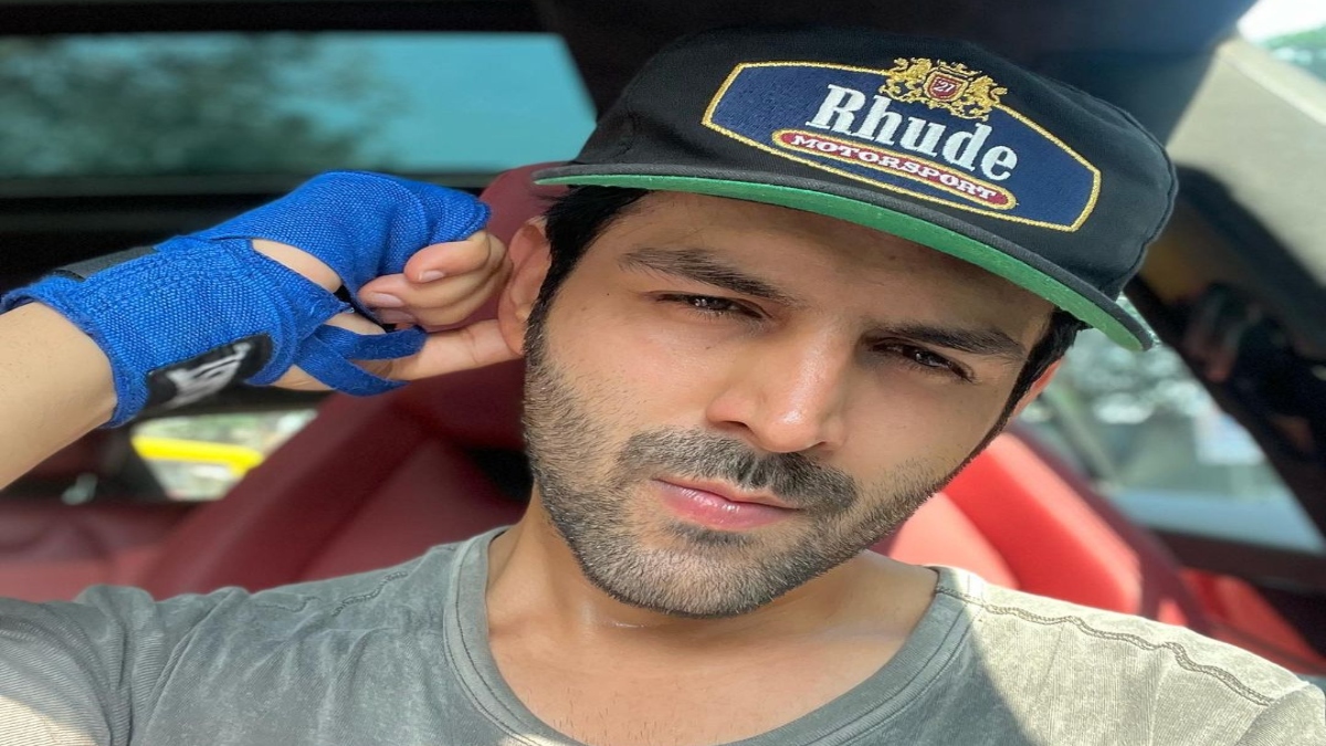 “I will never break up with..” Kartik Aaryan drops a quirky caption