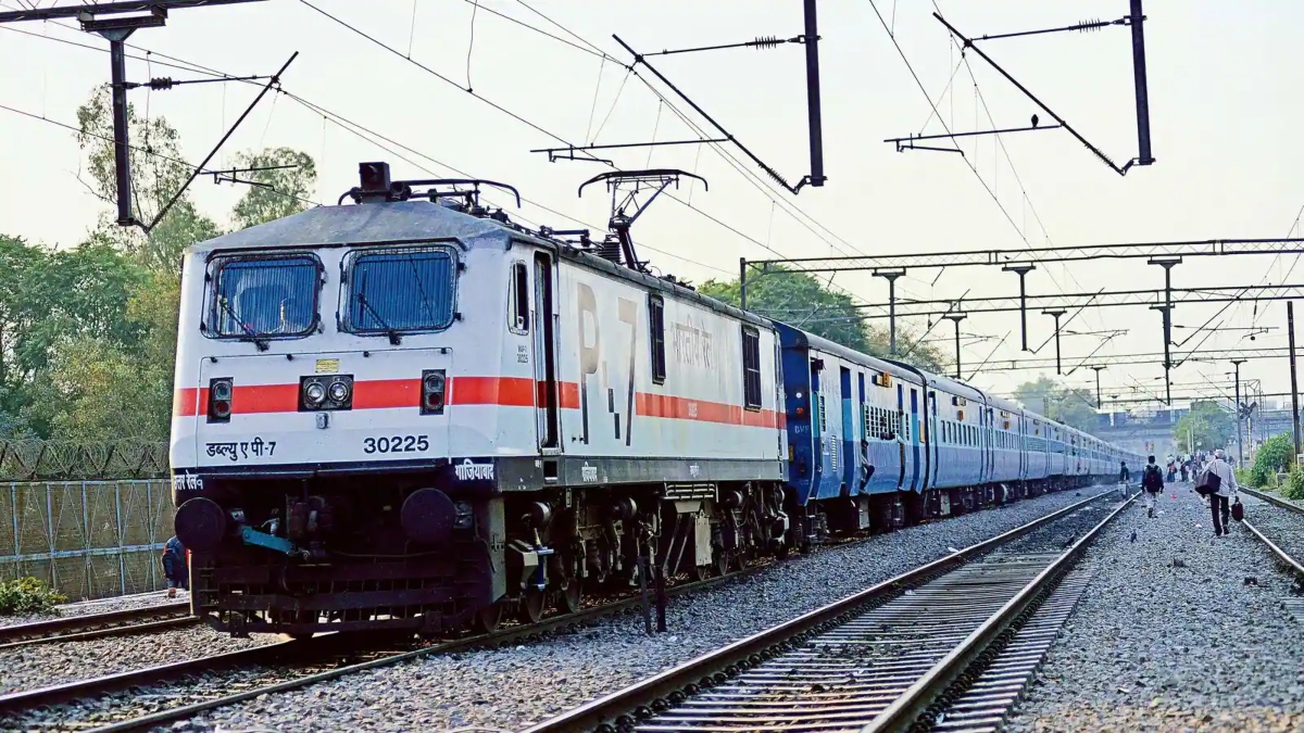 Central Railways earns Rs 300 crore from ticketless travellers in 2022-23