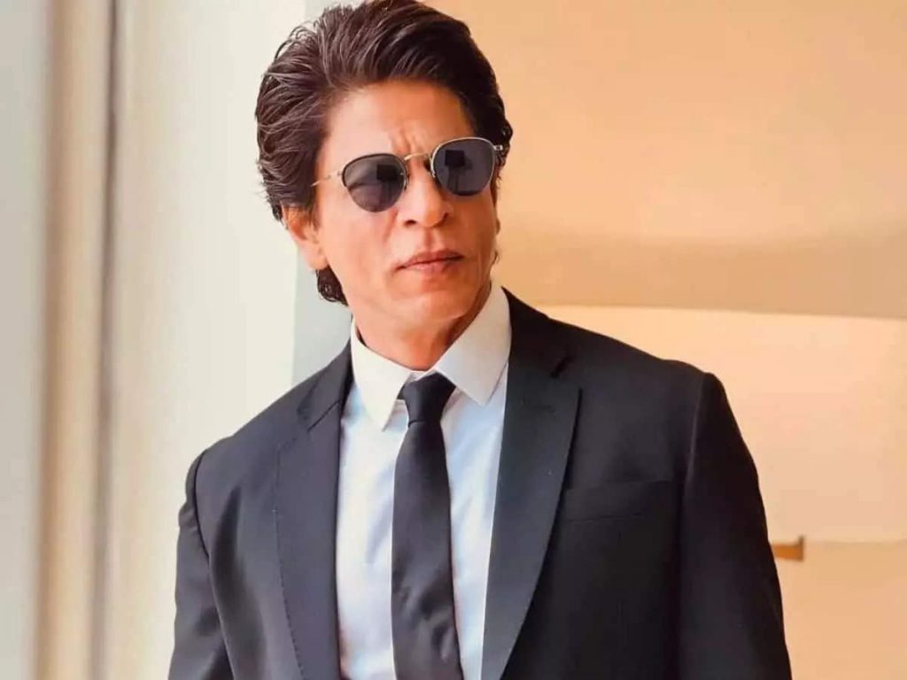 shah-rukh-khan-performs-umrah-in-mecca-after-wrapping-his-upcoming-movie-dunki