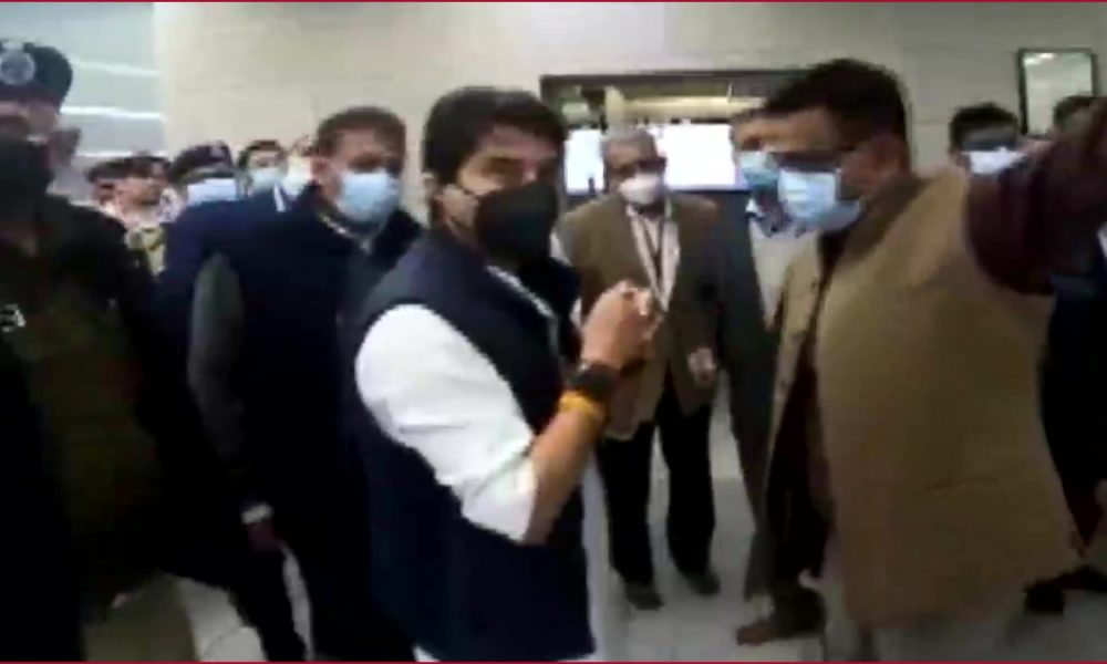 Delhi International Airport: Jyotiraditya Scindia pays surprise visit to Terminal 3 after complaints of overcrowding and chaos