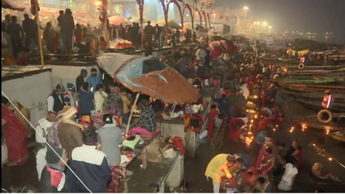 Devotees take holy dip in Ganga on Mauni Amavasya in Varanasi