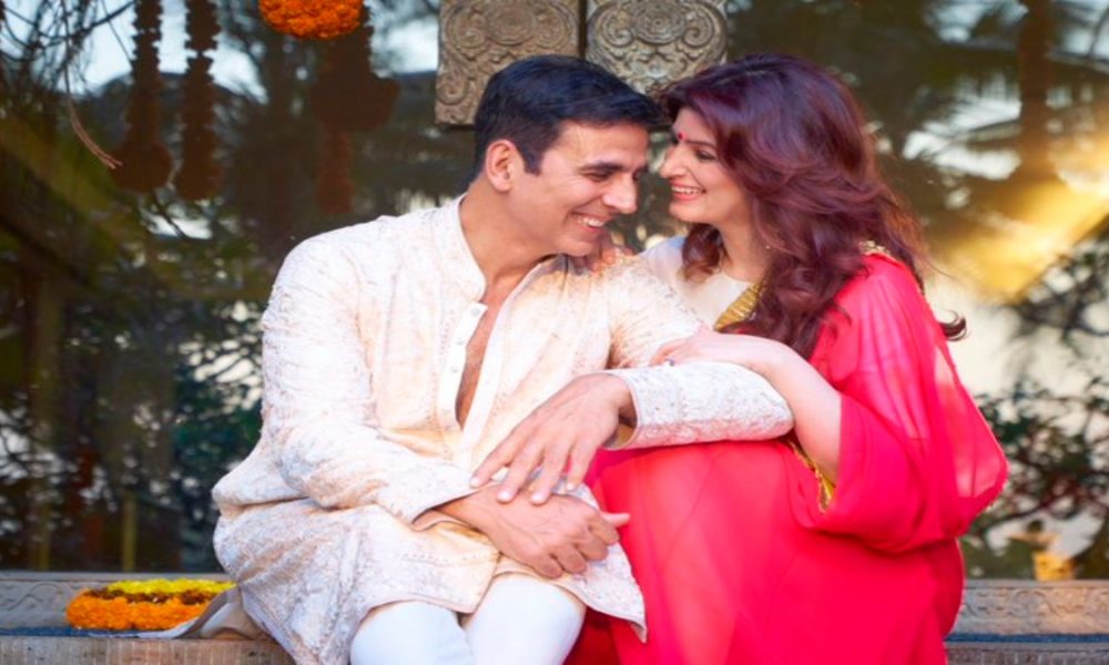Akshay shares dreamy PIC with wife Twinkle on Wedding Anniversary, Celebs & netizens react