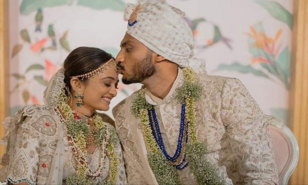 Indian all-rounder Axar Patel ties knot to girlfriend Meha Patel in Vadodara (VIDEO)