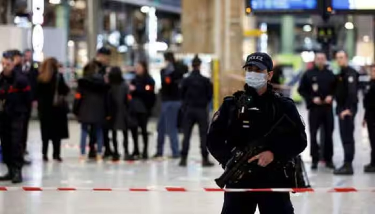 Knife attack at Paris railway station, several injured after attacker stabs people: Report